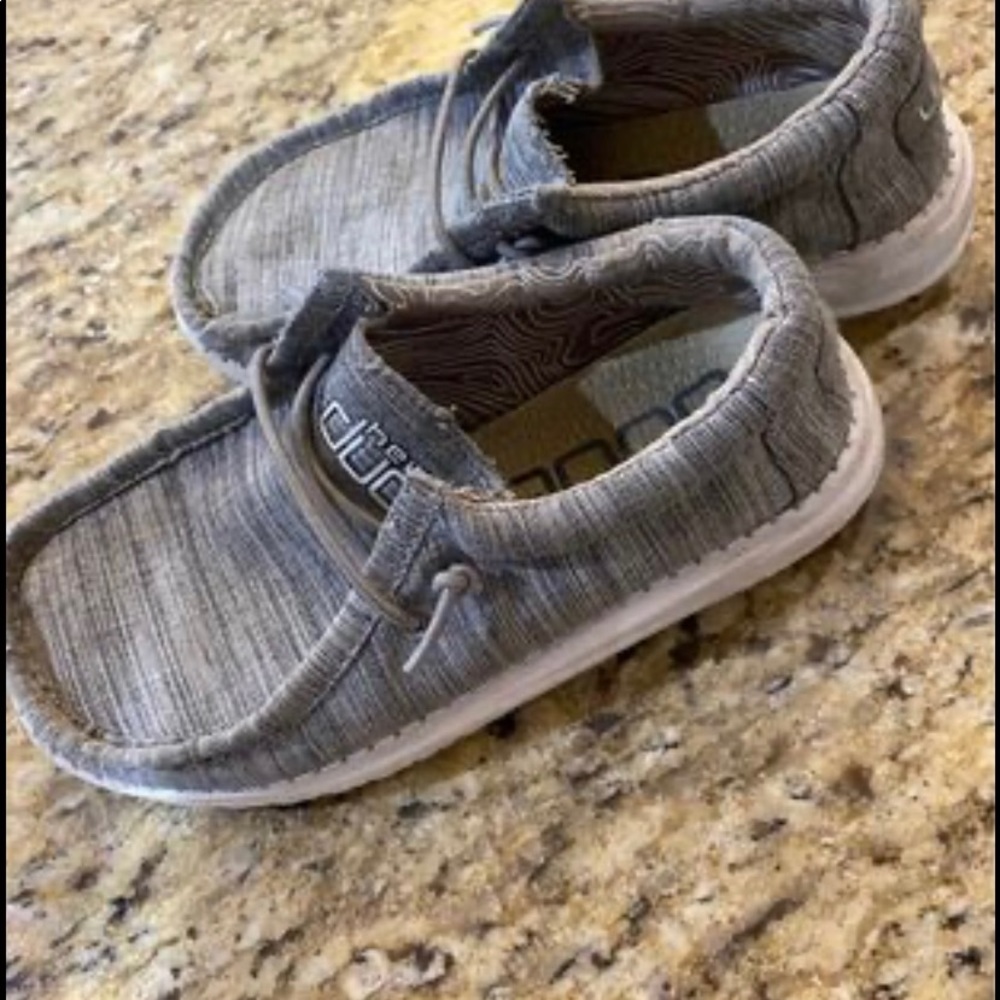 boys size 11 hey dudes